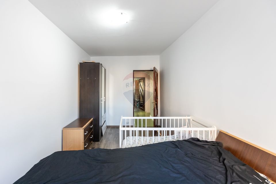 Apartament cu 3 camere de vânzare în zona Ultracentral
