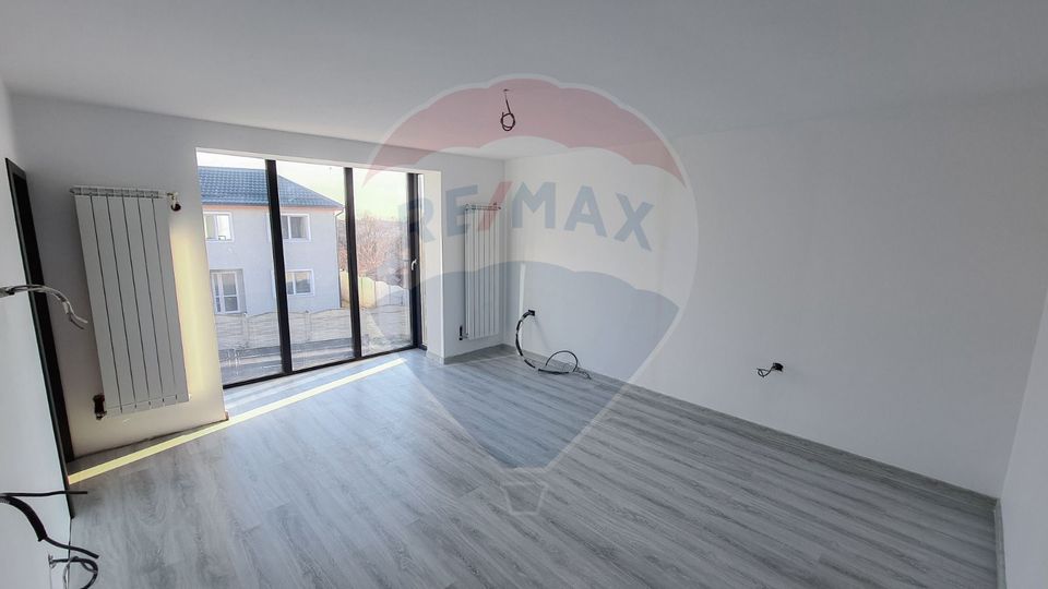 Casă / Vilă cu 5 camere de vânzare