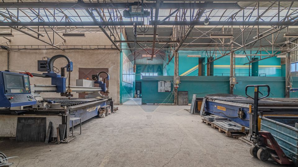 Spațiu industrial de 1,690mp, teren 3800 mp la 2 km de Brașov