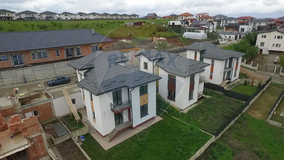 Casa individuala, arhitectura moderna, compartimentare superba, com 0