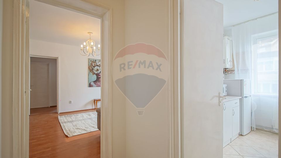 Apartament cu 2 camere de închiriat în zona Central