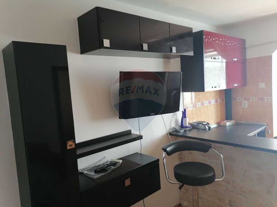 Apartament cu 3 camere de închiriat în zona Milcov