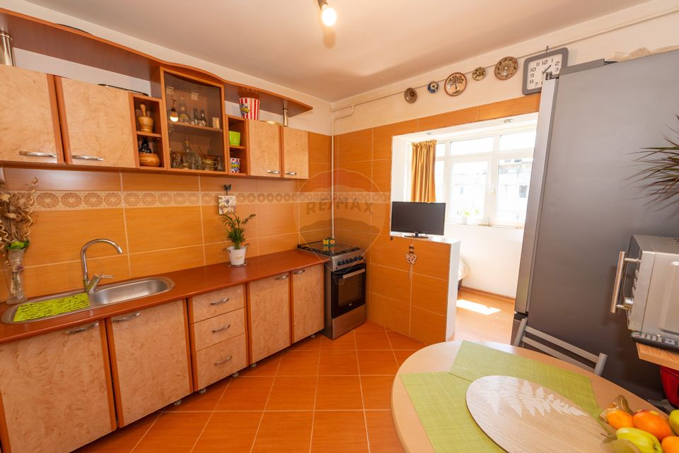 3 rooms apartment for sale, tram end 41, Ghencea, ADP parking