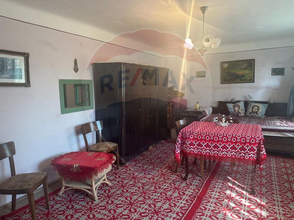 Casa batraneasca cu 4 camere in Bibiresti - Bacau de vânzare