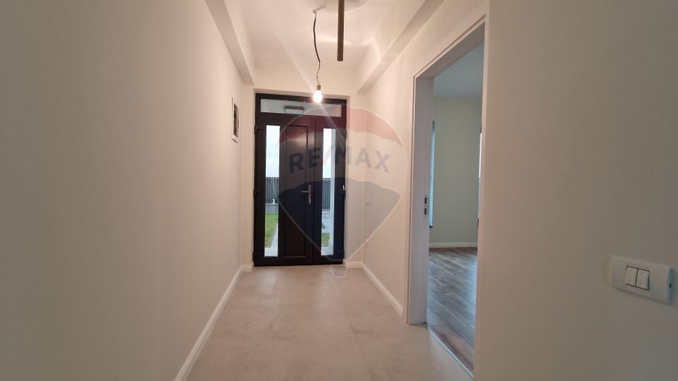 Casă / Vilă cu 3 camere de vânzare Ciocanesti