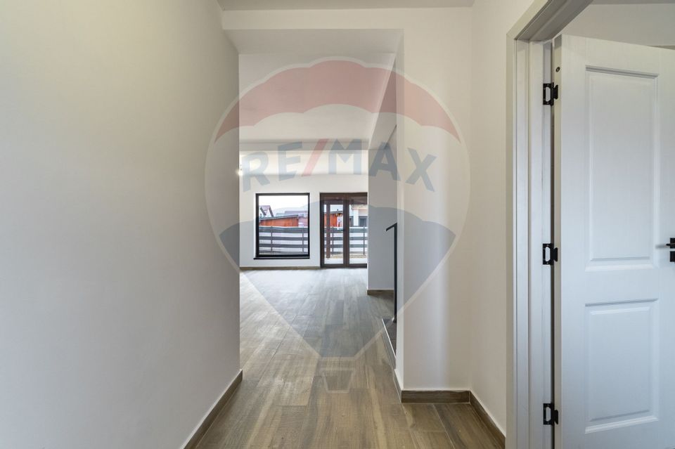 4 room House / Villa for sale