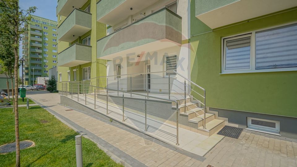 Apartament cu 3 camere de închiriat! Zona Tractorul