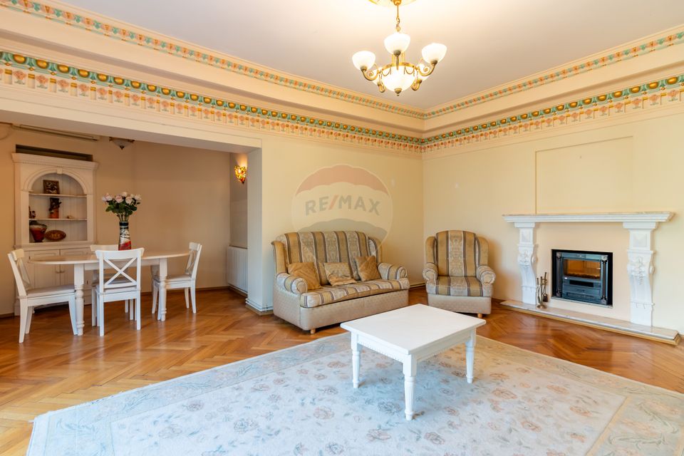 3-room apartment and open-space attic Amzei | English