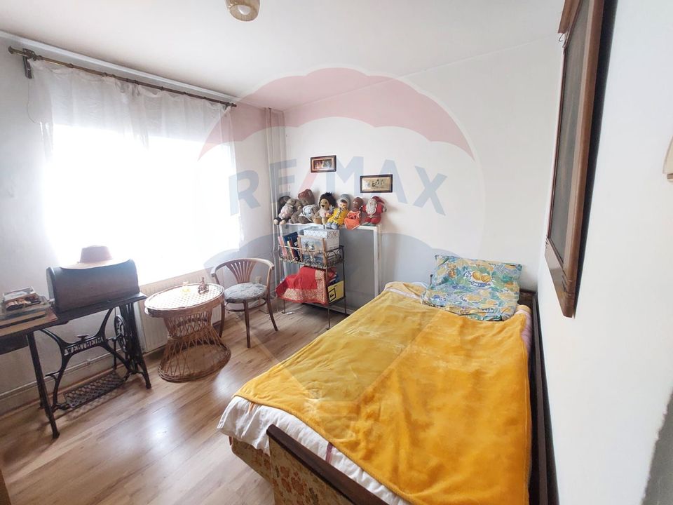 4 room Apartment for sale