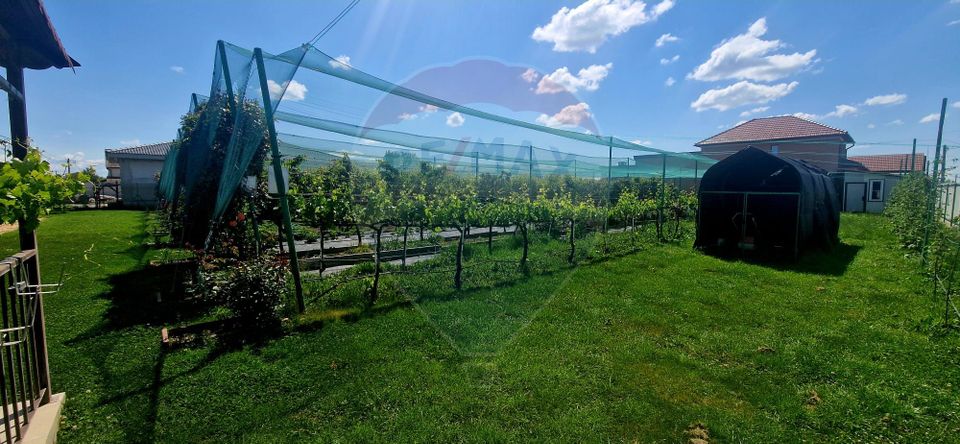 Land 2,000sqm Livada / None