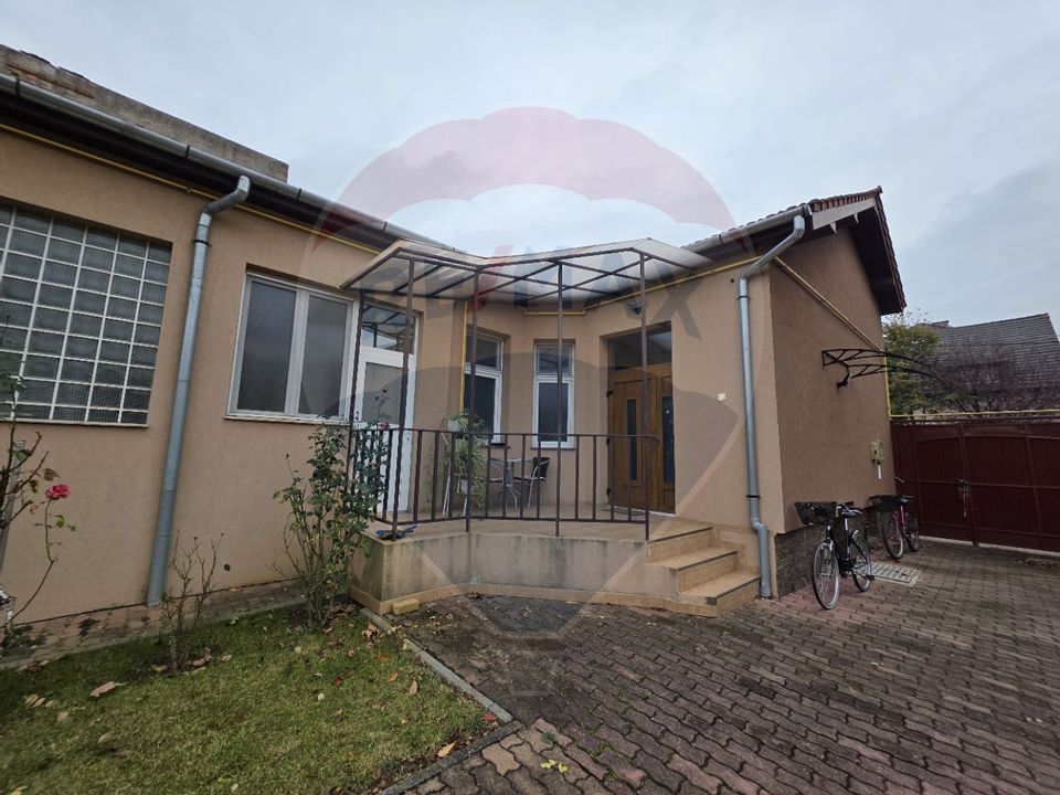 Inchiriere casă cu terasa si curte zona Piata Mica Spitalul Judetean