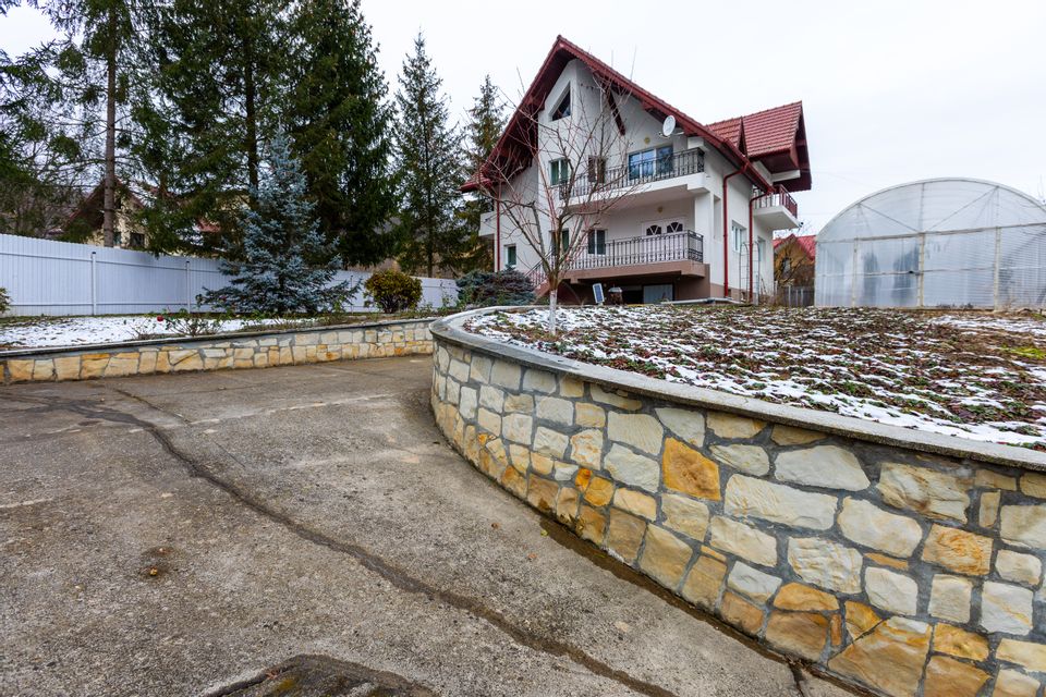 5 room House / Villa for sale