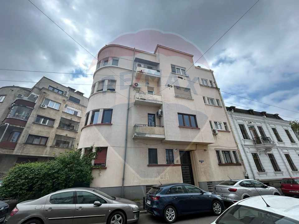 De vanzare Apartament 5 cam, zona Unirii