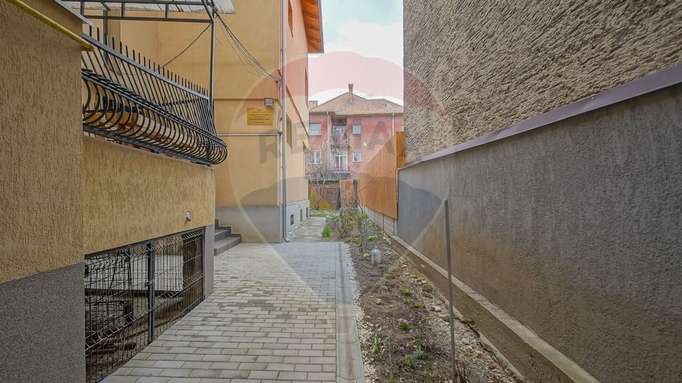 123.7sq.m Commercial Space for rent, 15 Noiembrie area