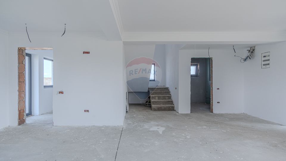 Casa moderna, la cheie, in Cristian – Str. Carpati