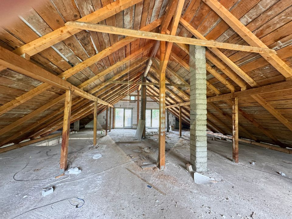 Casă / Vilă cu 7 camere de vânzare