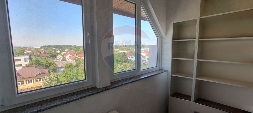 Apartament cu 3 camere de vânzare în zona Straulesti