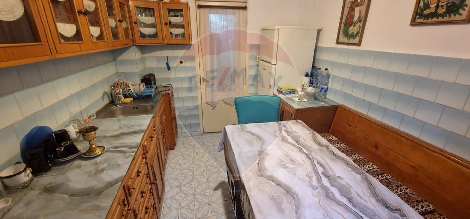 Apartament cu 3 camere în zona Ura, strada Republicii