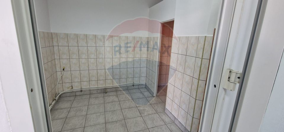 65sq.m Commercial Space for rent, Central area