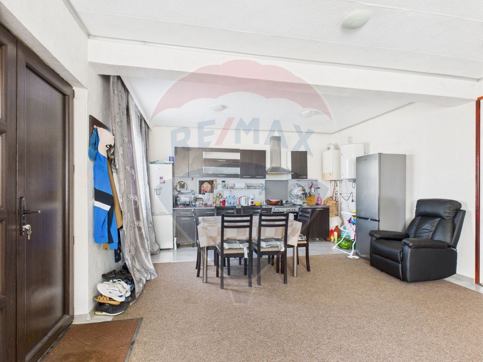 5 room House / Villa for sale, Est area