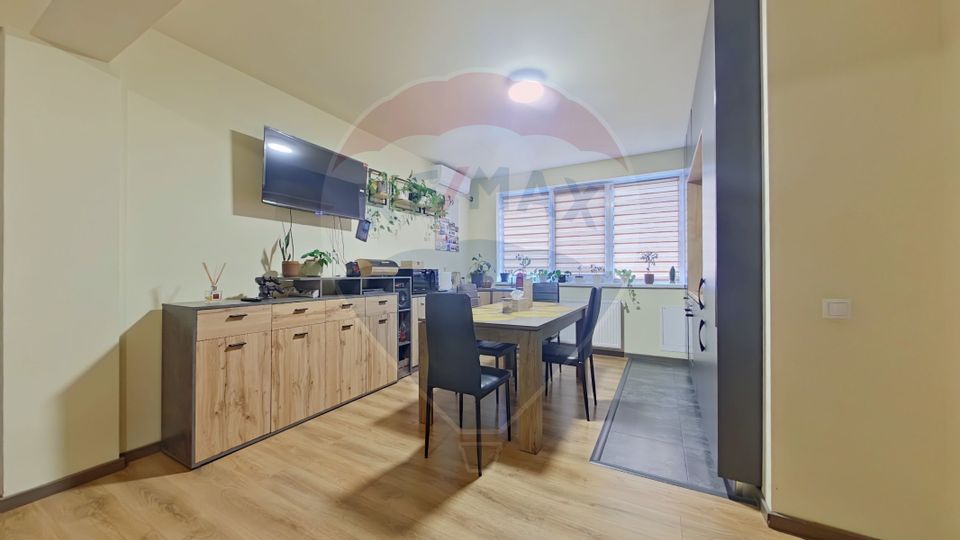 Apartament cu 3 camere, comision 0% la cumparator