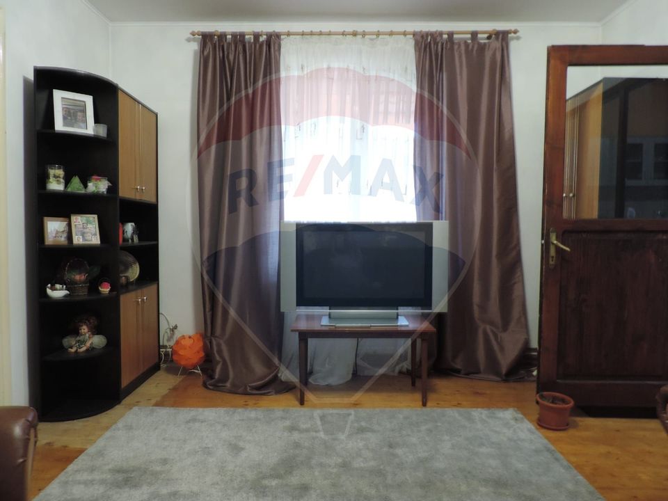 8 room House / Villa for sale, Central area