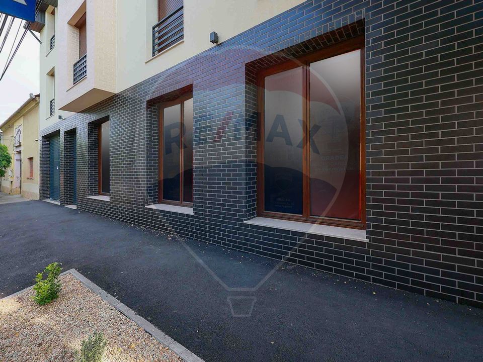 Spațiu comercial open space de vânzare, 102 mp, ultracentral, Oradea