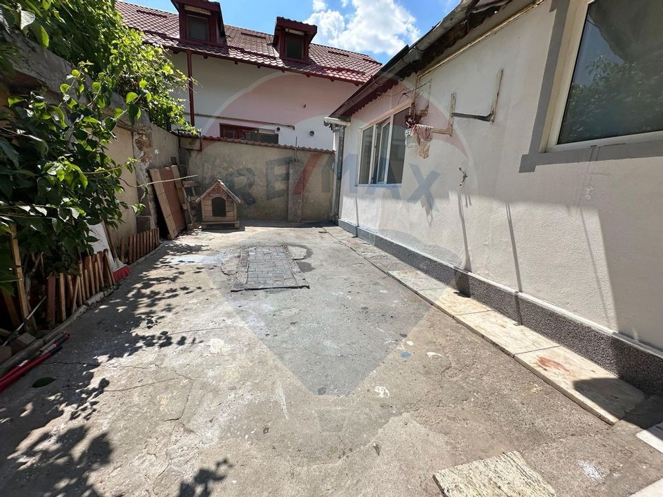 3 room House / Villa for sale, Decebal area