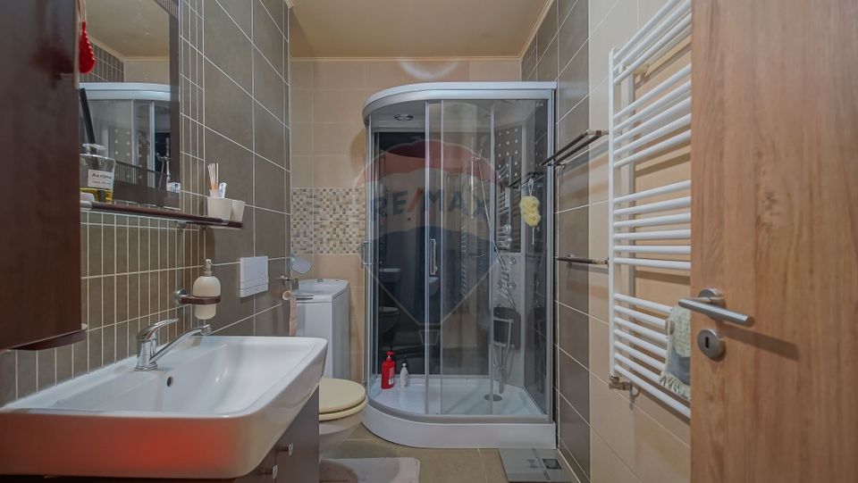 !!  VANDUT !!  Apartament de 3 camere, Tractorul, Brașov