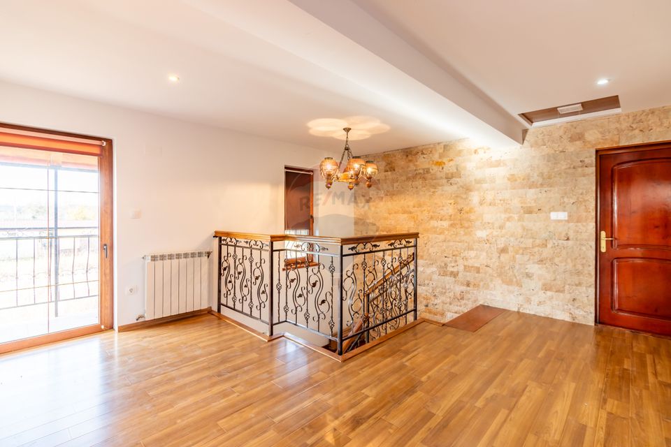 Casă finalizată, 278 mp teren 2305 mp Pleașa, Bucov, Ploiesti