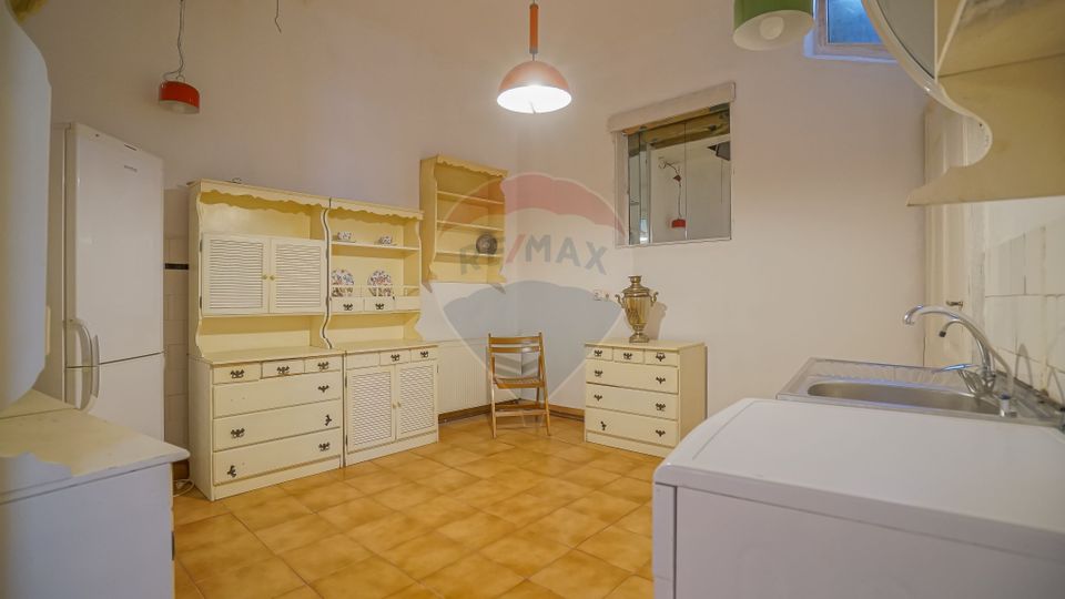 Investiție Centrul Istoric! Apartament 4 camere, 2 băi, 2 intrări