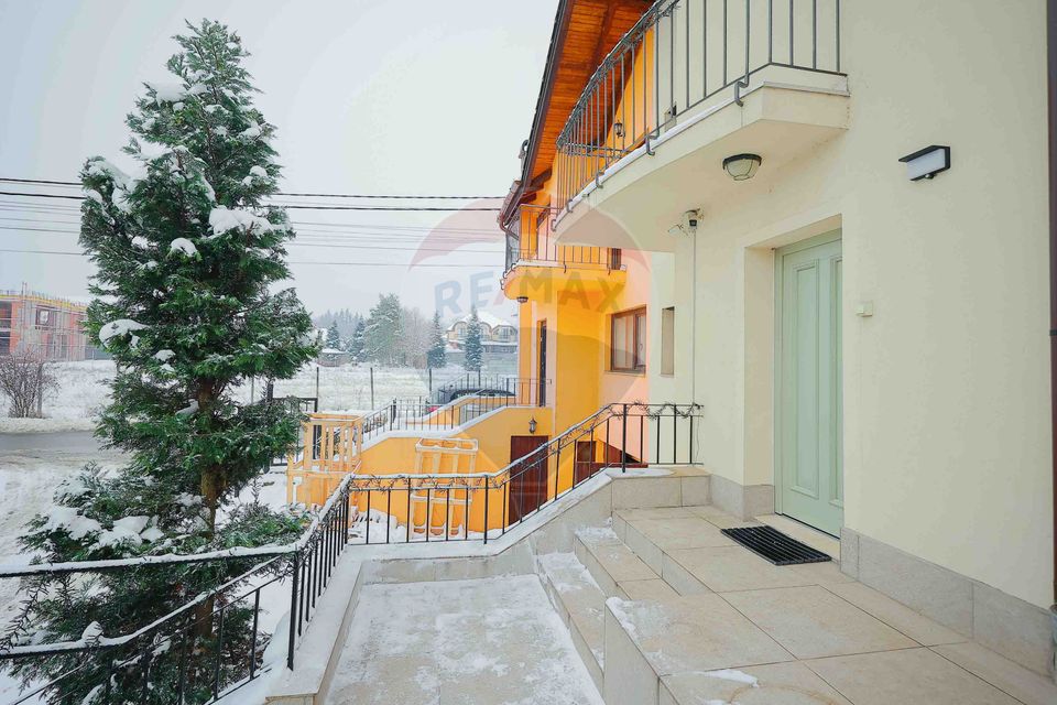 Casă de vânzare cu 4 camere în cartierul Beverly Hills, Sânmartin