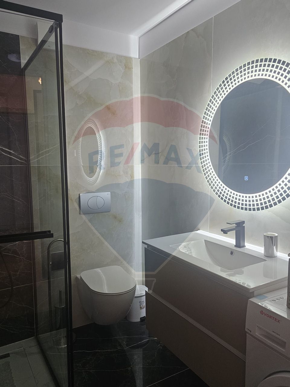 Apartament cu 2 camere de vanzare în white Titanic