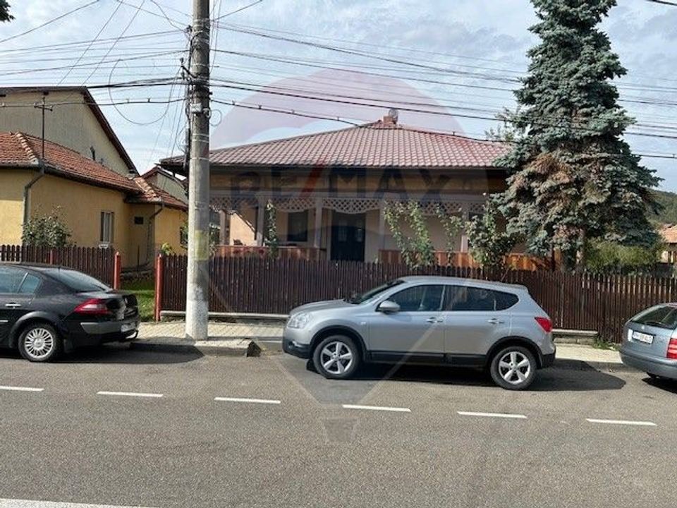 Casă Măneciu | Cheia | 4 camere | teren generos (1828 mp) central
