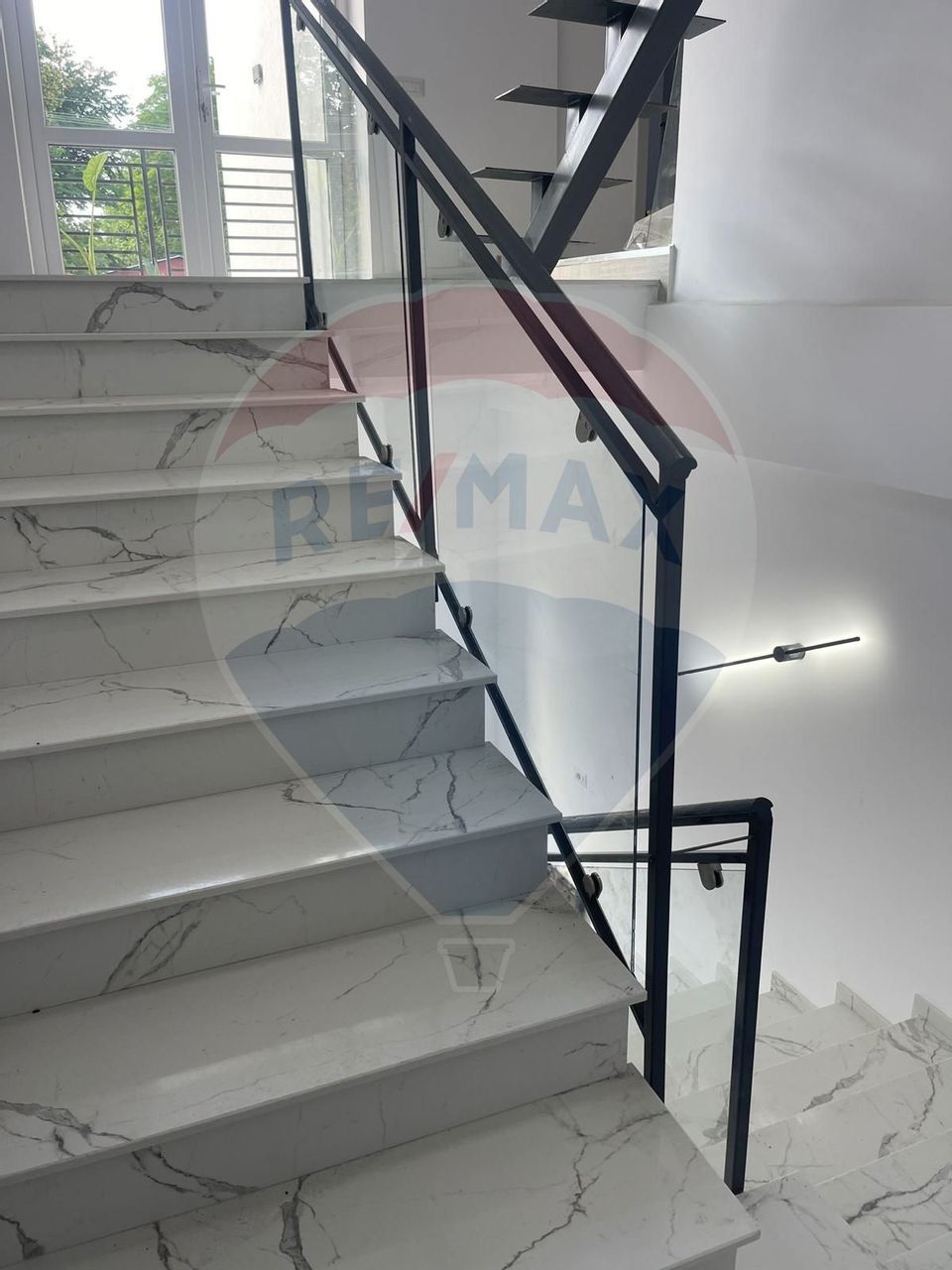 437sq.m Commercial Space for rent