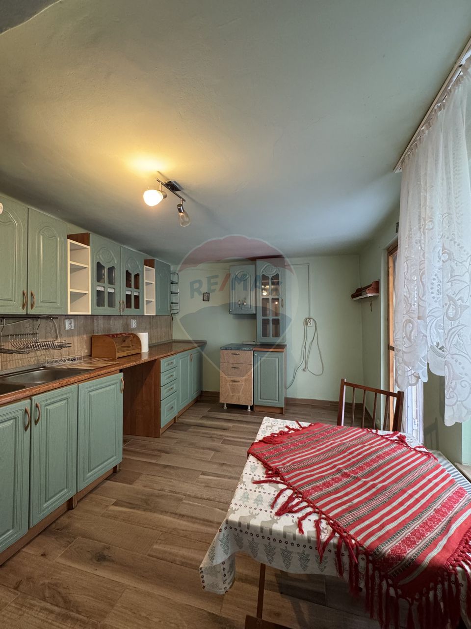 5 room House / Villa for sale, Est area