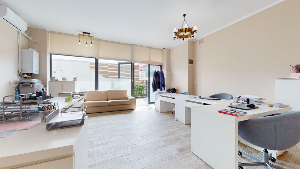 47sq.m Commercial Space for rent, Racadau area