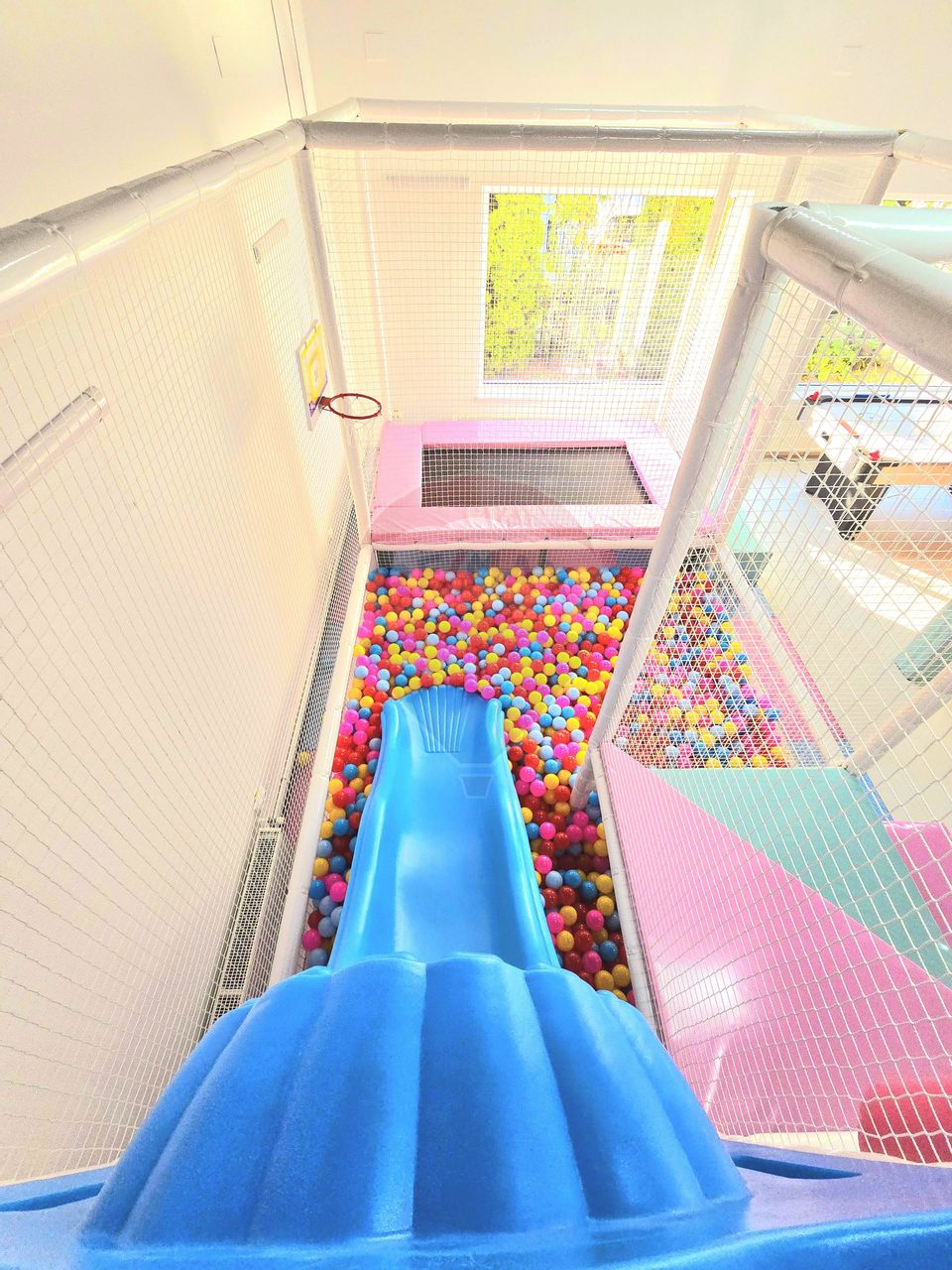 Spațiu comercial de inchiriat-cedare loc de joaca Fundeni Dobroiesti