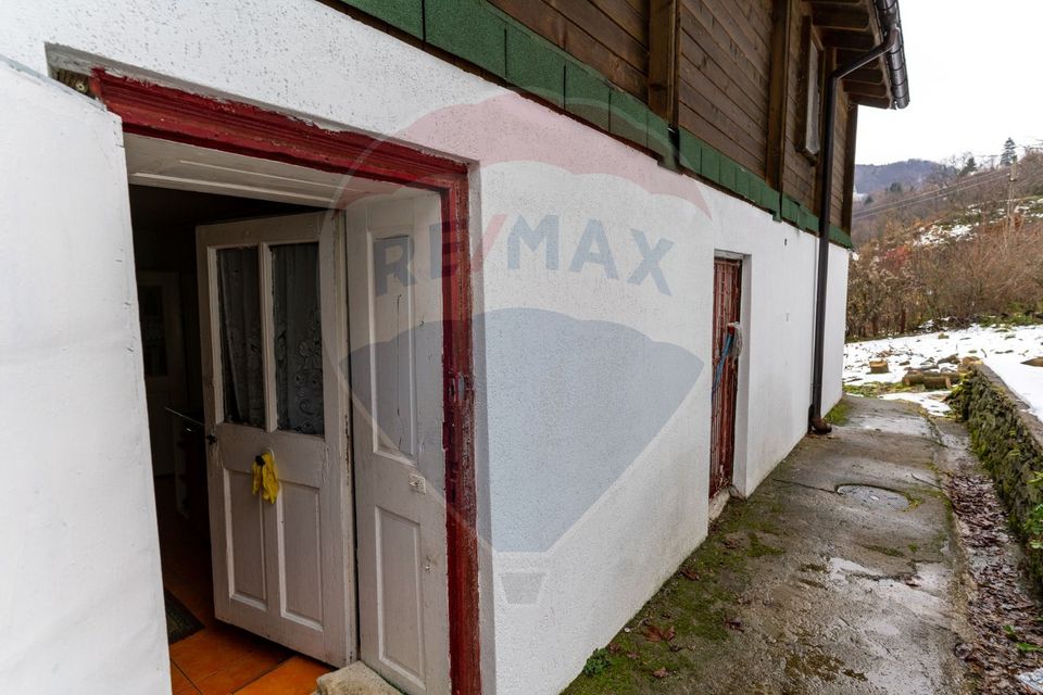 Casă de vanzare,Sacaramb jud. Hunedoara