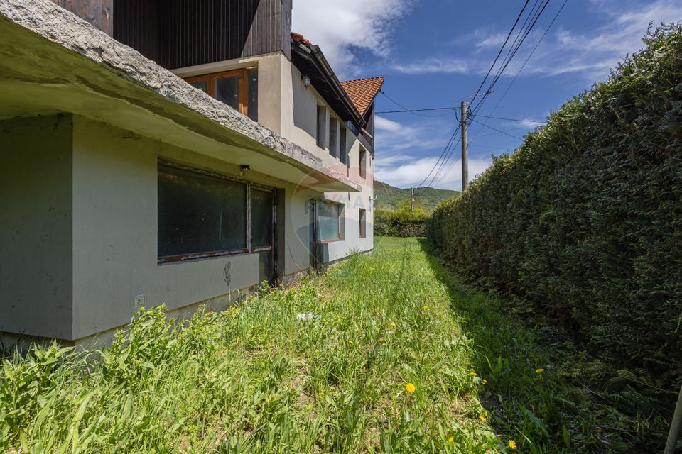 8 room House / Villa for sale