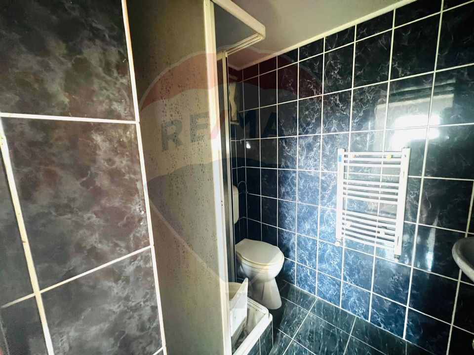 8 room House / Villa for sale