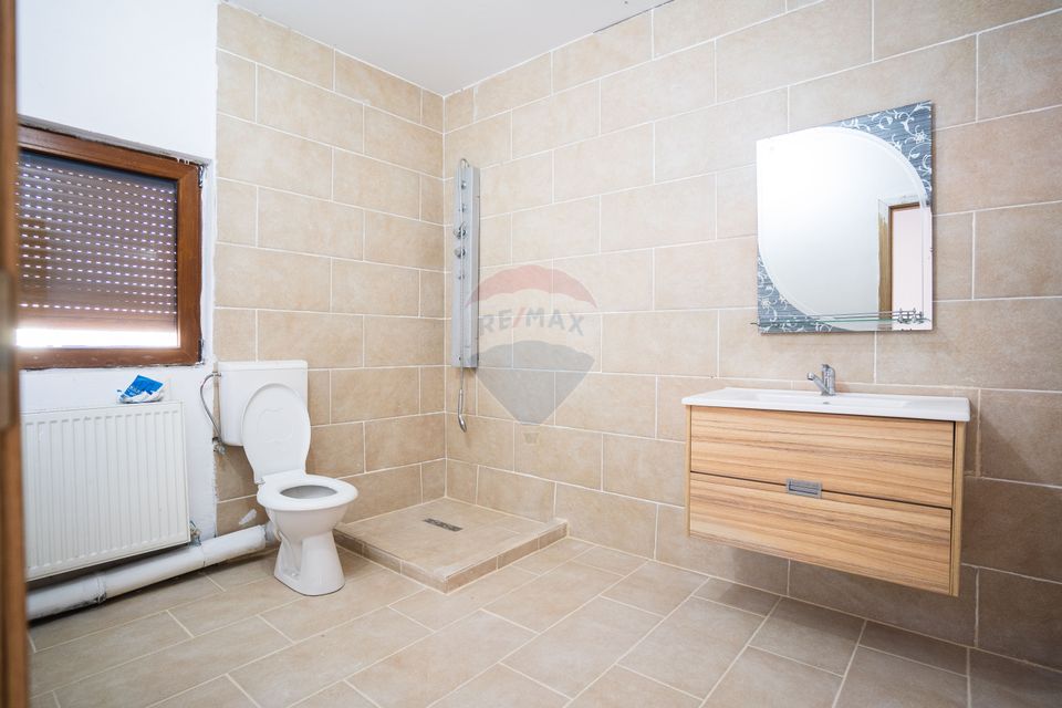 Casă individuală de Vânzare, 242mp utili+ teren de 380mp, în Pitești