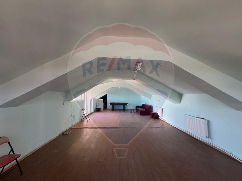 Casă / Vilă cu 5 camere de vânzare