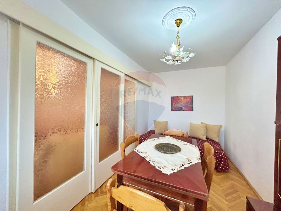 Apartament cu 4 camere de închiriat în zona ultracentrală/Arad