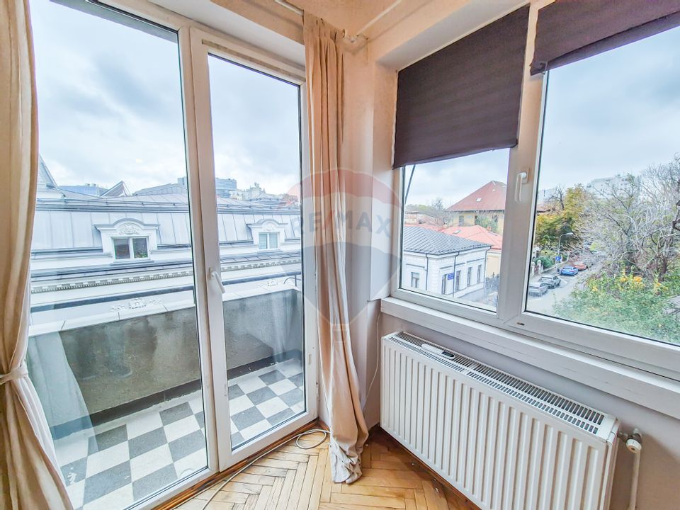 Apartament cu 4 camere de inchiriat, situat in zona Armenesca