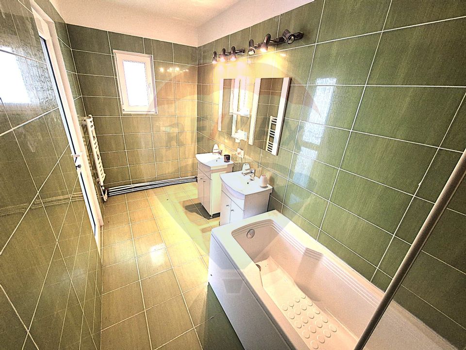 6 room House / Villa for sale, Serbanesti area