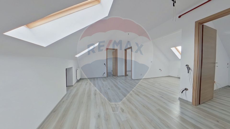 Mansarda de vanzare, 81mp, str Cetatii. Comision 0%