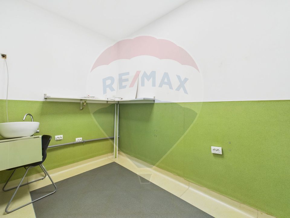 Casă cu 8 camere si 300mp curte, de închiriat în zona Bd. Gloriei