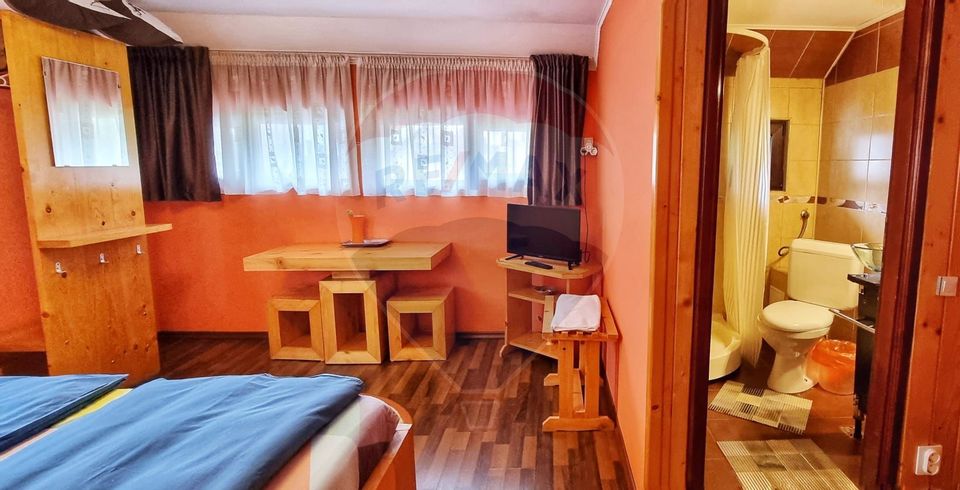 Hotel / Pensiune cu 9 camere de vânzare/ Moeciu de Sus