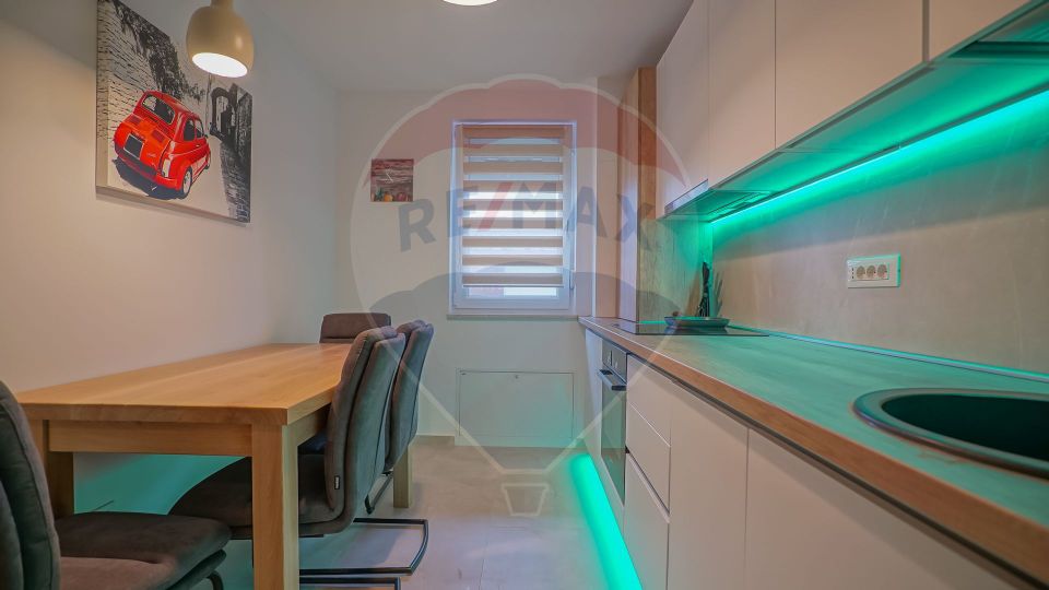 Apartament cu 2 camere de închiriat în zona Tractorul